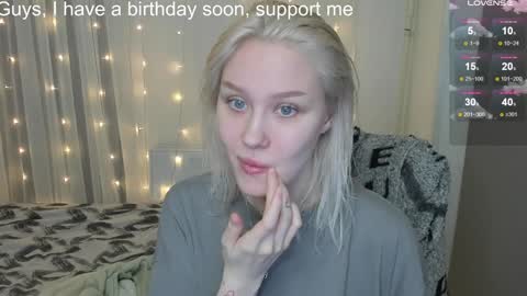 Seb Polly Roxy Jonny online show from February 2025 01:54:02 PM