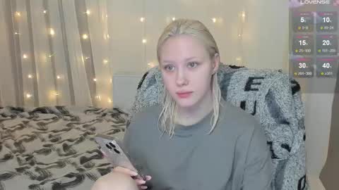 Seb Polly Roxy Jonny online show from February 2025 01:48:01 PM