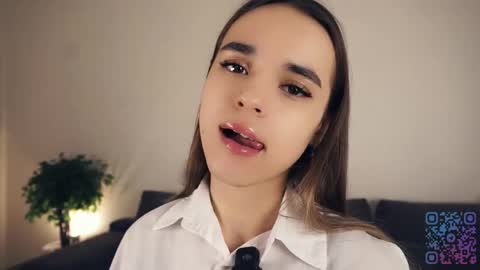 Snapshot of keeleyreineck chatting on May 2026 05:58:02 AM Nika online show from May 2026 05:58:02 AM