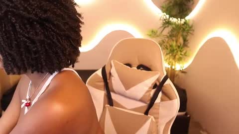 Kehlannis online show from September 2025 08:03:01 PM