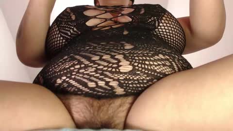 Angela online show from October 2025 07:56:02 PM