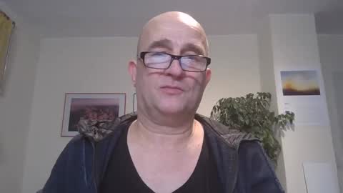 keilie1 online show from December 2024 06:08:01 PM