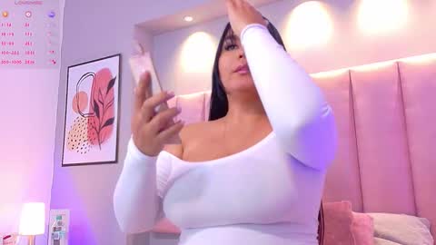 Keily Ross online show from November 2025 09:32:01 PM