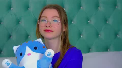 Keira online show from March 2025 09:48:02 PM