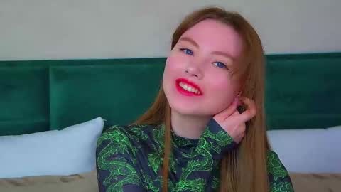 Keira online show from September 2025 06:08:02 PM