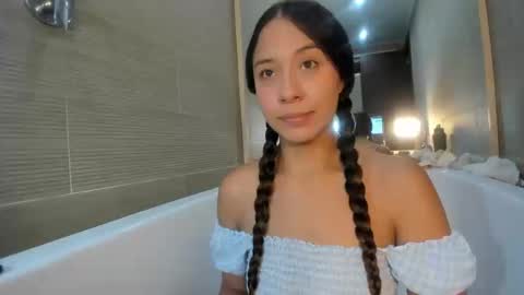 keiry_gonzalez11_aws online show from September 2025 01:18:02 AM