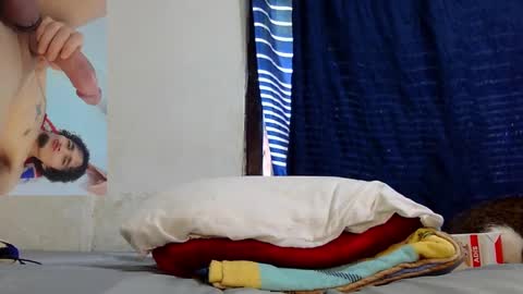 Snapshot of keivid_2303 chatting on January 2025 02:19:02 PM david online show from January 2025 02:19:02 PM