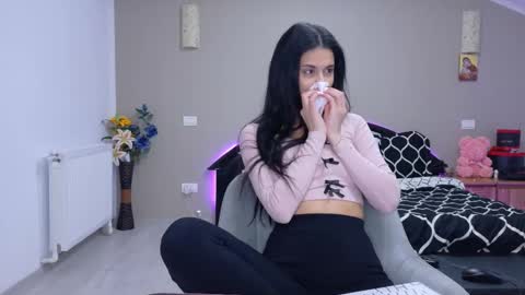 Snapshot of kellsey_shy chatting on February 2026 11:39:02 PM kellsey_shy online show from February 2026 11:39:02 PM