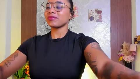 kelly__thomson online show from November 2025 11:21:02 PM