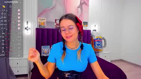 Kelly online show from September 2025 12:11:02 AM