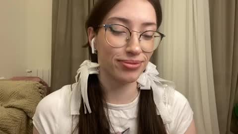 Snapshot of kellyberry__ chatting on December 2025 06:01:02 PM Kelly online show from December 2025 06:01:02 PM