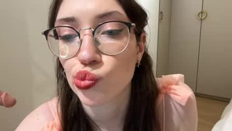 Snapshot of kellyberry__ chatting on January 2026 06:02:02 PM Kelly online show from January 2026 06:02:02 PM