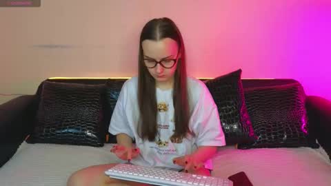 Im Kelly online show from October 2025 12:06:01 PM