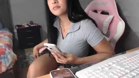 Kelly online show from April 2026 11:06:01 PM