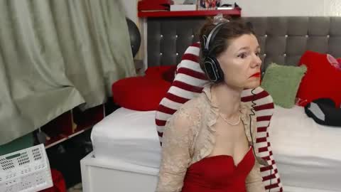 kelly online show from April 2026 10:21:02 PM