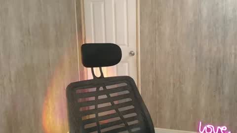 KELLY MCDOLEN online show from March 2025 04:39:02 PM