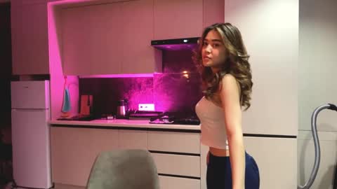 Luna online show from April 2026 09:39:33 PM