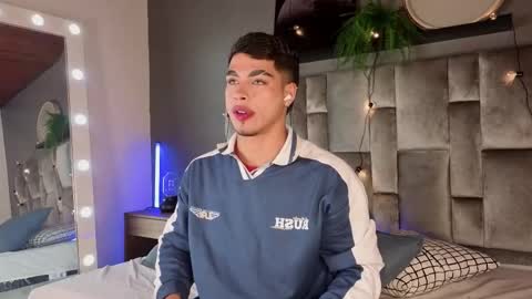   online show from October 2025 02:53:01 AM