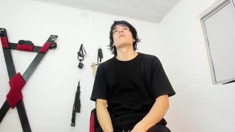 Kenai Lavis online show from November 2025 12:16:01 PM