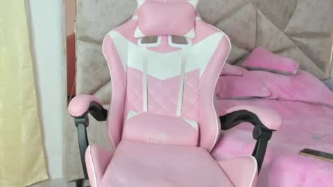 Snapshot of kendal_hot1 chatting on September 2025 09:27:02 PM Aleja3 online show from September 2025 09:27:02 PM