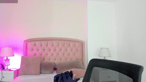 Kendall online show from October 2025 06:34:01 AM