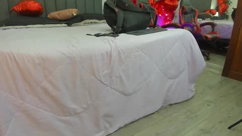 Kendra London online show from February 2026 11:17:01 AM