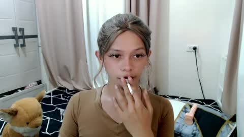 kendra_lunaxx online show from July 2026 10:54:01 AM