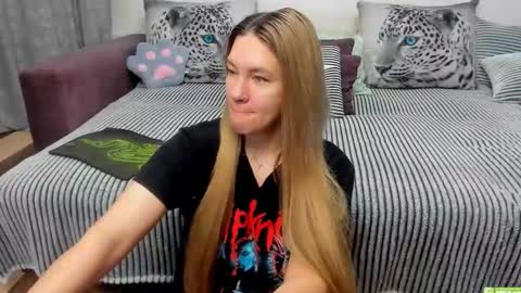 Kendra online show from November 2025 12:13:02 AM