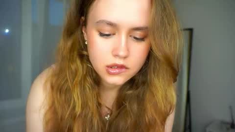 Kira online show from September 2025 04:51:02 PM