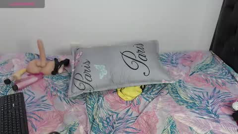 kenia_browm online show from November 2025 11:23:02 AM