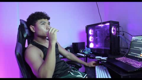 Snapshot of kenji_azura chatting on October 2025 07:34:01 AM kenji online show from October 2025 07:34:01 AM