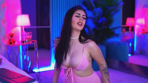 Kendra online show from December 2025 02:46:02 PM