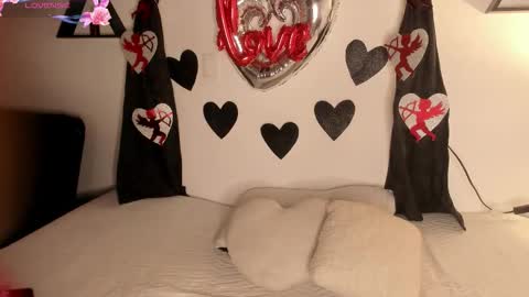 KENTHA  online show from February 2026 10:33:01 AM