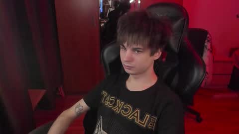 Snapshot of keorinav chatting on February 2026 03:08:01 PM Looking for a moderator I PVT IS OPEN online show from February 2026 03:08:01 PM