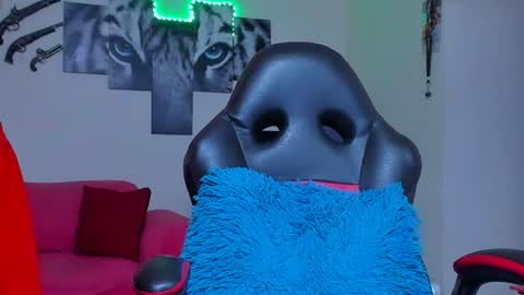 Snapshot of kerlysmith24 chatting on June 2026 01:45:02 PM Kerlysmith24 online show from June 2026 01:45:02 PM
