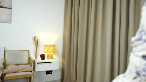 Lana online show from December 2025 06:13:02 PM