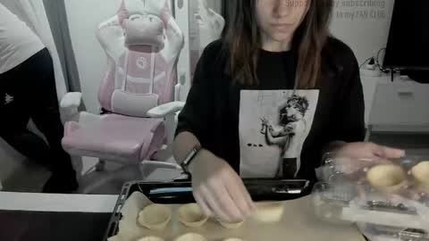 kesh_mne online show from September 2025 05:01:02 PM