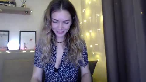 Snapshot of kessiecage chatting on December 2024 08:14:02 PM kessiecage online show from December 2024 08:14:02 PM