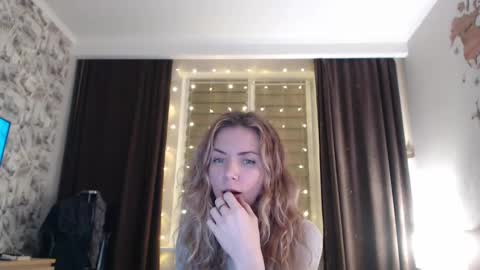 Snapshot of kessiecage chatting on March 2025 01:47:02 AM kessiecage online show from March 2025 01:47:02 AM