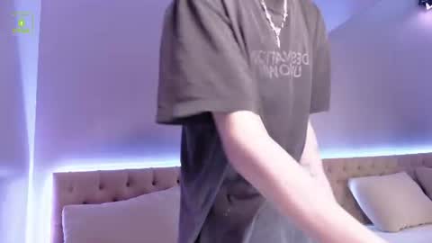 Snapshot of kessy_white chatting on June 2026 08:35:01 PM Kessy online show from June 2026 08:35:01 PM