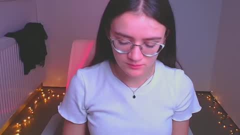 Ketrin online show from December 2024 10:32:01 PM