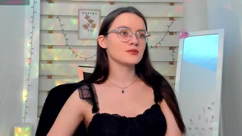 Ketrin online show from September 2025 03:39:02 PM