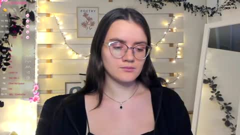 Ketrin online show from November 2025 07:24:02 PM