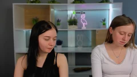 keuli_li online show from March 2026 12:44:01 PM