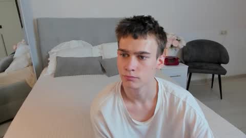Snapshot of kevin_kess chatting on November 2025 03:45:01 PM Ask me online show from November 2025 03:45:01 PM