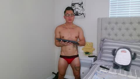 Snapshot of kevinkham chatting on October 2025 07:35:02 PM kevinkham online show from October 2025 07:35:02 PM