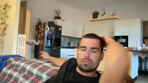 Snapshot of kevinpillobello chatting on May 2026 06:05:01 PM kevinpillobello online show from May 2026 06:05:01 PM