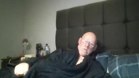 kevlooking4sez online show from May 2026 09:53:02 PM