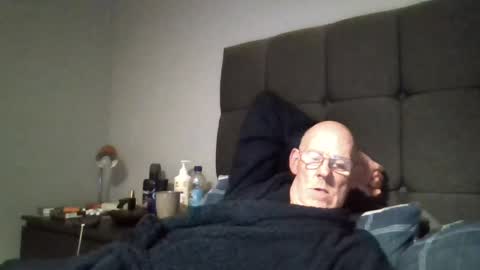 kevlooking4sez online show from July 2026 11:56:01 PM
