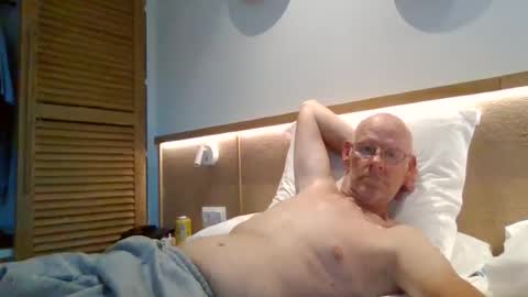 kevlooking4sez online show from August 2026 01:54:02 PM